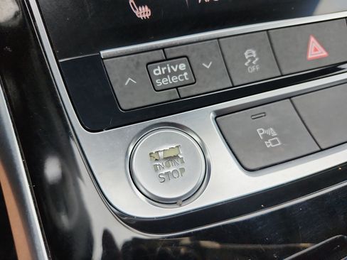Used 2019 Audi Q8 Premium w/ Convenience Package AWD/4WD image 21