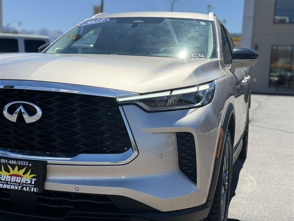 Used 2023 INFINITI QX60 Luxe w/ Vision Package AWD/4WD image 12