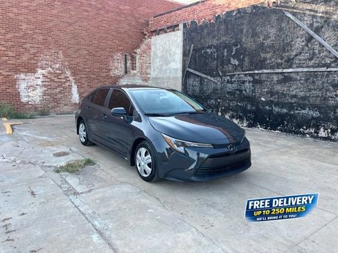 Used 2025 Toyota Corolla LE FWD image 1