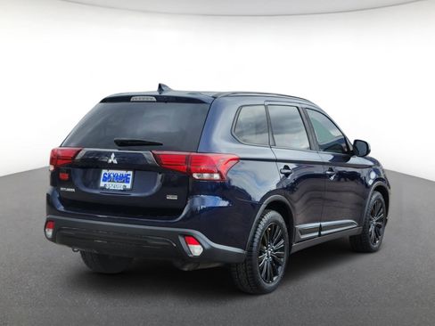 Used 2020 Mitsubishi Outlander LE FWD image 3