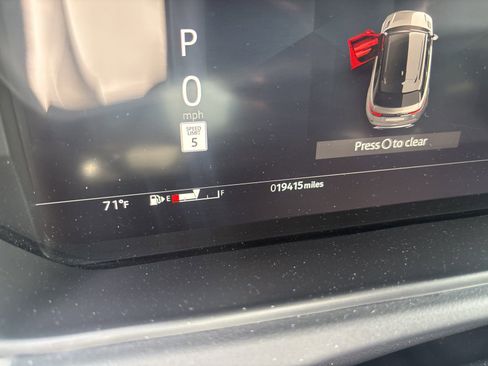 Used 2024 Land Rover Range Rover Velar S image 10