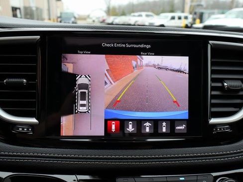 New 2026 Chrysler Pacifica Select w/ S Appearance Package FWD image 19