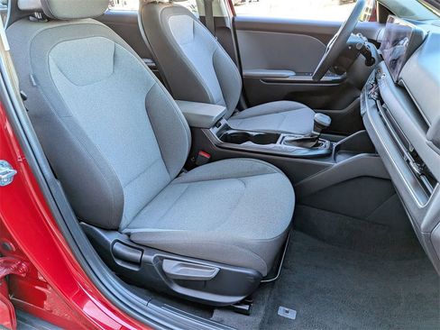New 2025 Kia K4 LXS image 24