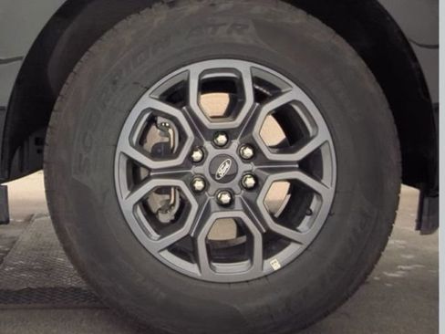 Used 2025 Ford Expedition Active AWD/4WD image 22