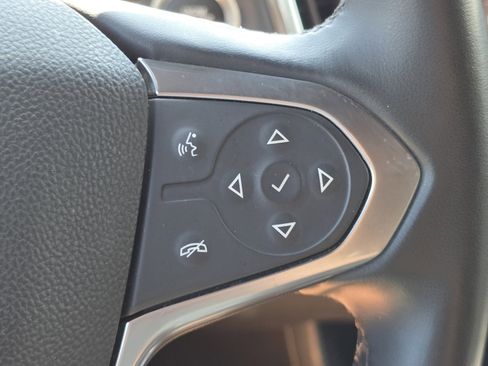 Used 2023 Chevrolet Traverse LT FWD image 15