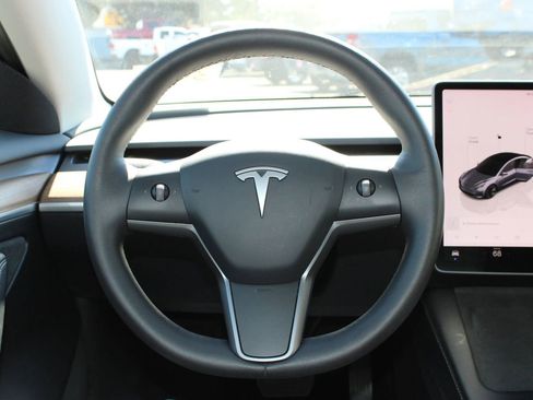 Used 2022 Tesla Model 3 image 29