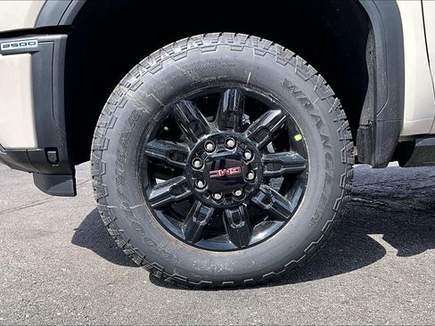 New 2026 GMC Sierra 2500 AT4 w/ AT4 Premium Plus Package AWD/4WD image 12
