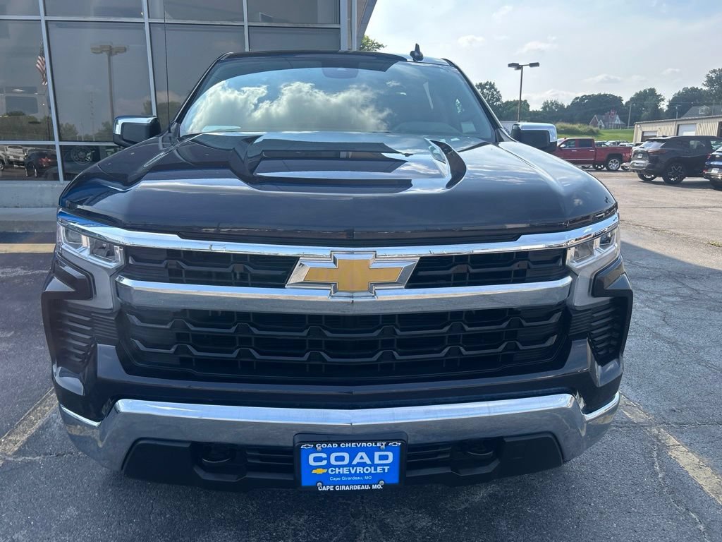 Used 2022 Chevrolet Silverado 1500 LT AWD/4WD image 8