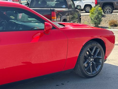 Used 2020 Dodge Challenger SXT w/ Blacktop Package RWD image 4