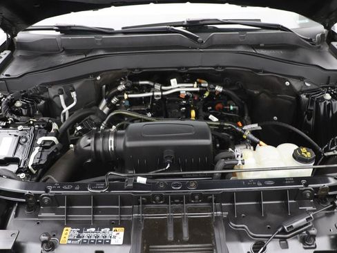 Used 2022 Ford Explorer XLT w/ Equipment Group 202A image 26