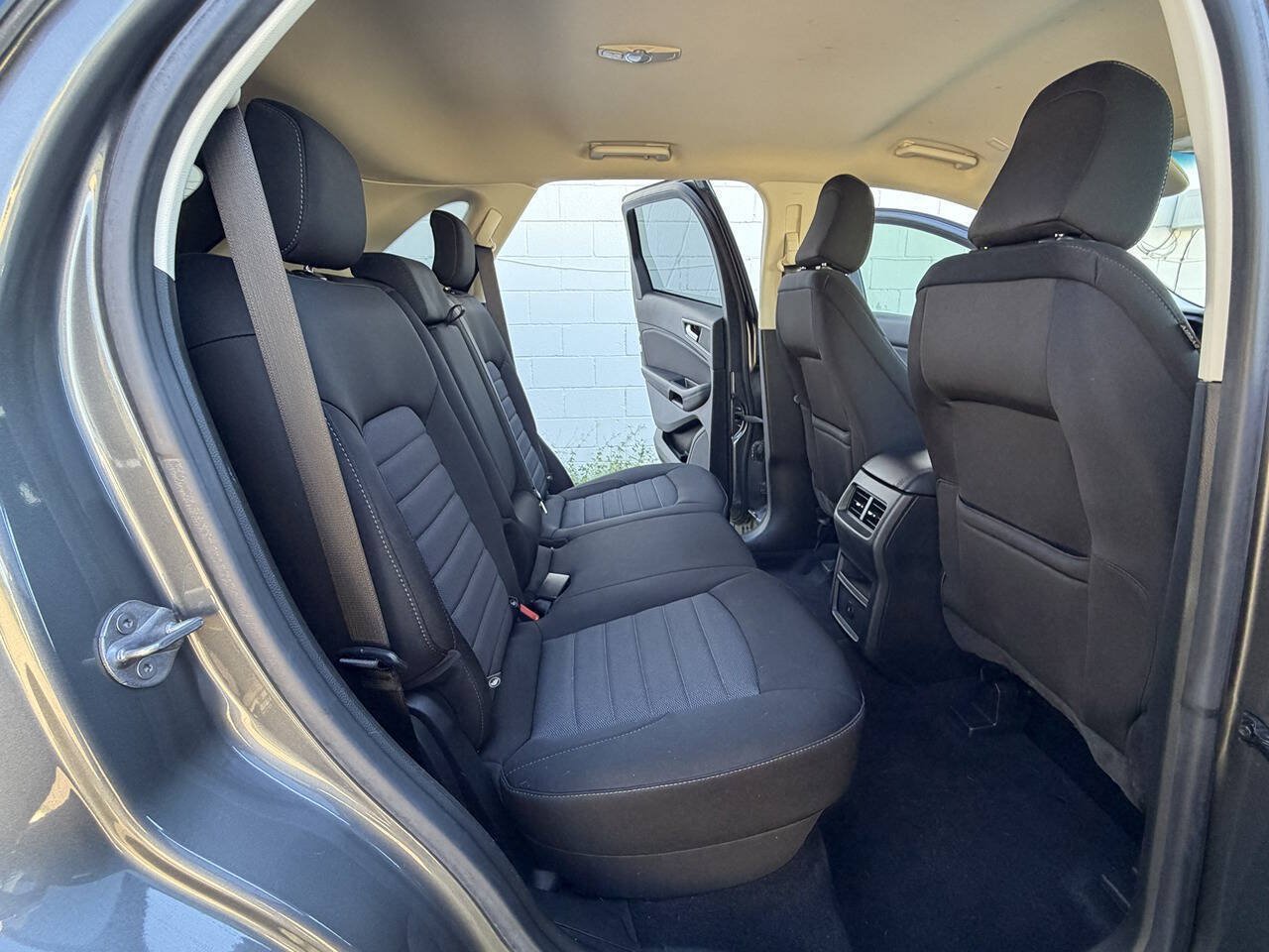 Used 2023 Ford Edge SE w/ Black Appearance Package AWD/4WD image 25