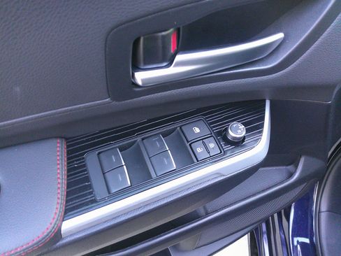 Used 2025 Toyota Sienna XSE image 18