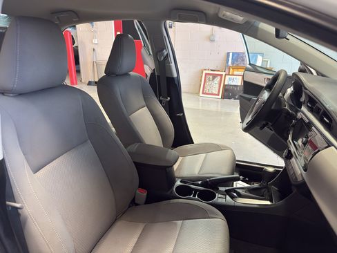 Used 2014 Toyota Corolla LE FWD image 20