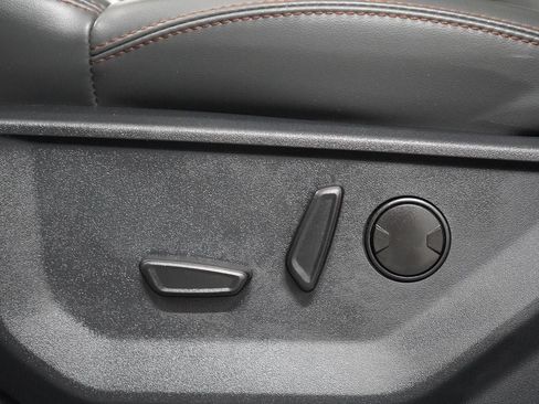 Used 2025 Ford Expedition Active AWD/4WD image 14