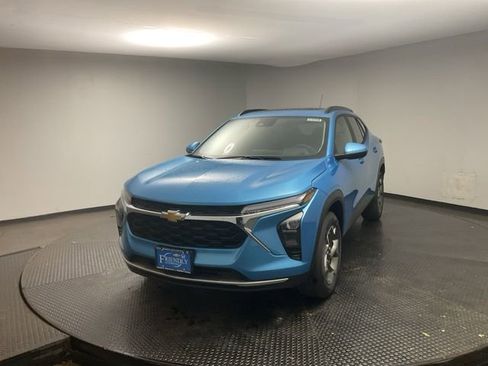 New 2026 Chevrolet Trax LT image 3