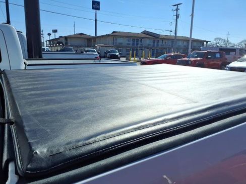 Used 2018 RAM 1500 Classic SLT image 19