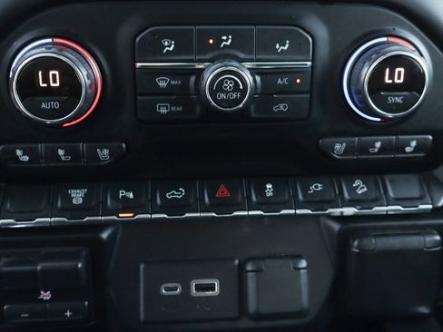 Used 2020 Chevrolet Silverado 3500 LTZ w/ LTZ Plus Package image 34