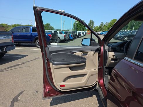 Used 2018 Honda Pilot EX image 19