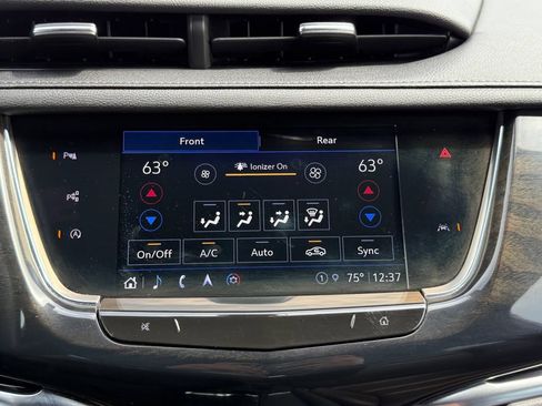Used 2023 Cadillac XT6 Premium Luxury w/ Technology Package AWD/4WD image 16