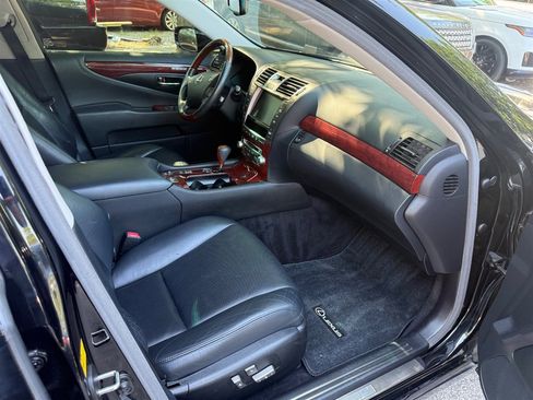 Used 2010 Lexus LS 460 RWD image 17
