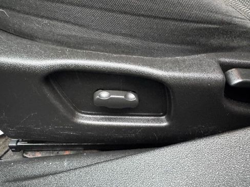 Used 2009 Chevrolet Malibu LS image 24