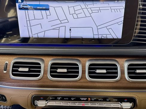 New 2025 Mercedes-Benz GLS 580 4MATIC image 12