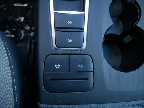 Used 2020 Ford Escape SE image 32