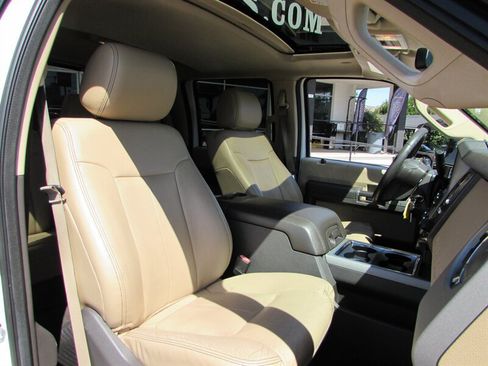 Used 2015 Ford F250 Lariat w/ Lariat Ultimate Package AWD/4WD image 30