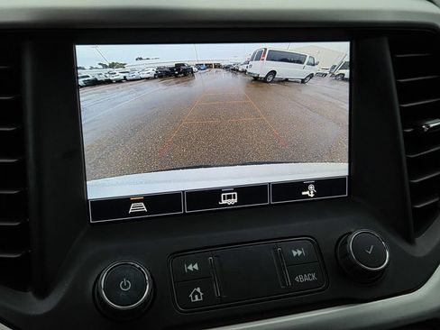 Used 2023 GMC Acadia SLE w/ Driver Convenience Package FWD image 12