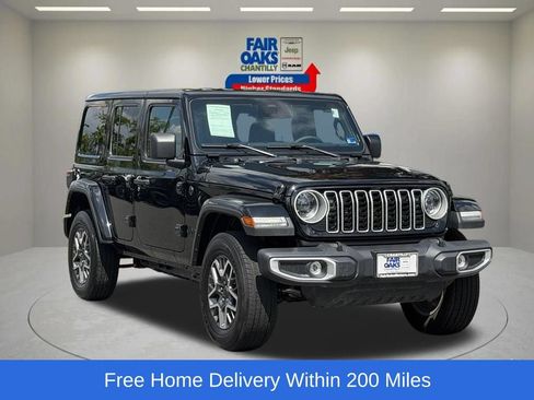 Used 2025 Jeep Wrangler Unlimited Sahara AWD/4WD image 1
