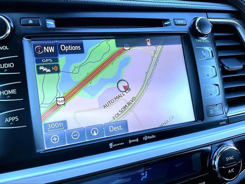 Certified 2019 Toyota Highlander XLE image 33