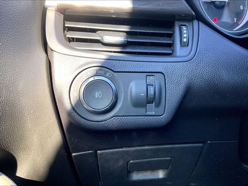 Used 2020 Buick Envision FWD image 36