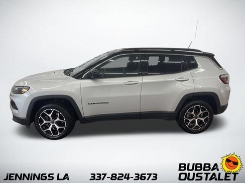 Used 2025 Jeep Compass Limited AWD/4WD image 2