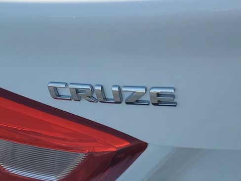 Certified 2017 Chevrolet Cruze LT w/ Convenience Package FWD image 9