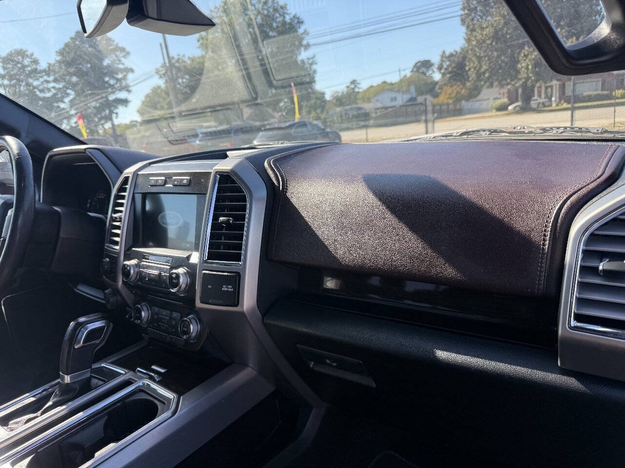 Used 2016 Ford F150 Platinum w/ Equipment Group 701A Luxury AWD/4WD image 36