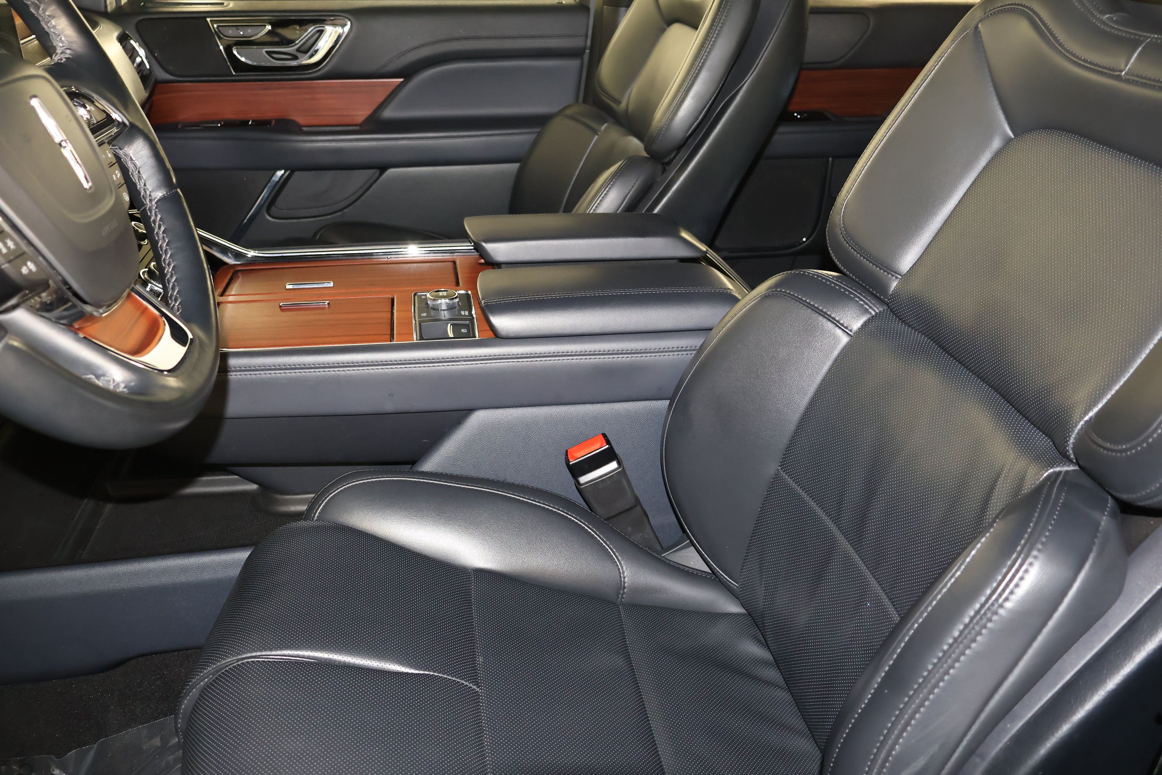 Used 2024 Lincoln Navigator Premiere AWD/4WD image 42