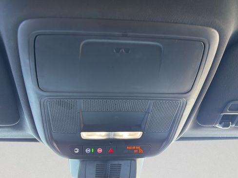 Used 2025 Chevrolet Equinox LT w/ Convenience Package II FWD image 19