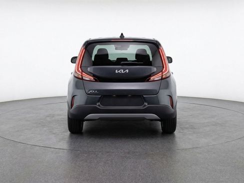 Used 2025 Kia Soul LX w/ LX Technology Package FWD image 7