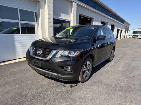 Used 2019 Nissan Pathfinder SL AWD/4WD image 2