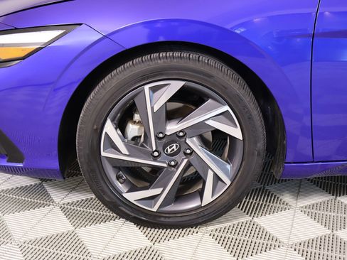 Certified 2025 Hyundai Elantra SEL image 19