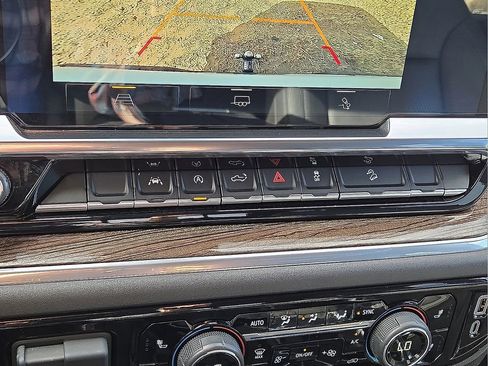 Used 2025 Chevrolet Silverado 1500 LT Trail Boss w/ Convenience Package II image 29