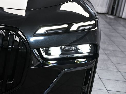 Used 2023 BMW 760i xDrive w/ Parking Assistance Package image 81