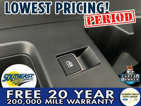 Used 2024 Nissan Pathfinder Platinum w/ Cargo Package image 16