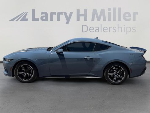 Used 2024 Ford Mustang Coupe RWD image 2