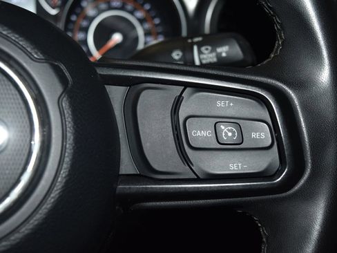 Used 2023 Jeep Gladiator Sport image 9