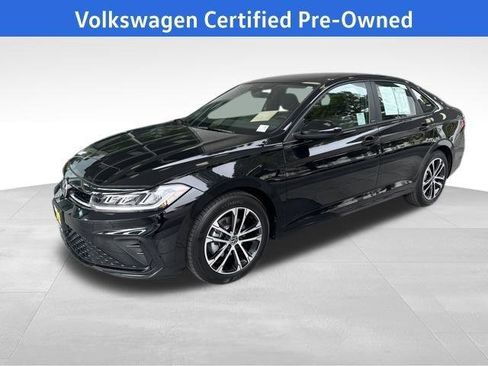 Certified 2025 Volkswagen Jetta Sport image 1