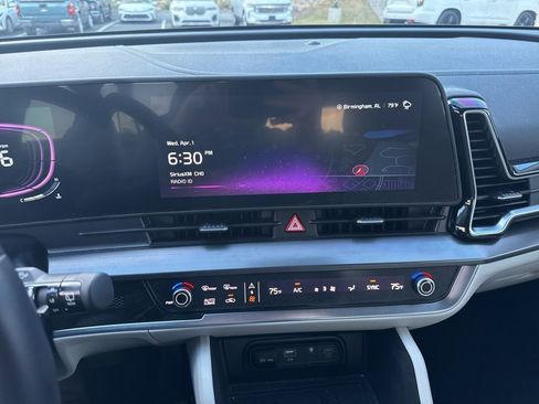 Used 2025 Kia Sportage EX image 6