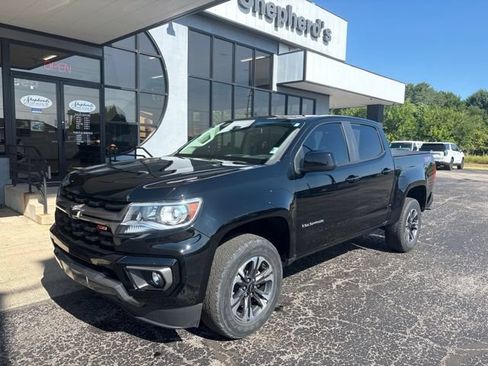 Used 2022 Chevrolet Colorado Z71 AWD/4WD image 2