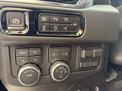 New 2026 GMC Yukon XL Elevation w/ Elevation Premium Package image 25