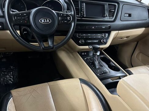 Used 2017 Kia Sedona LX w/ LX Essentials Premium Package FWD image 22
